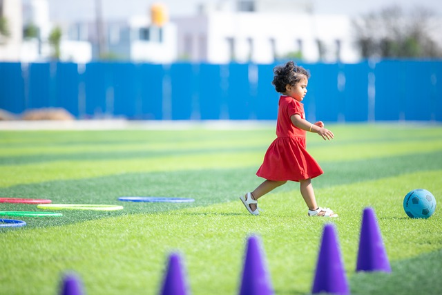 黄友政借着 黄友政借着